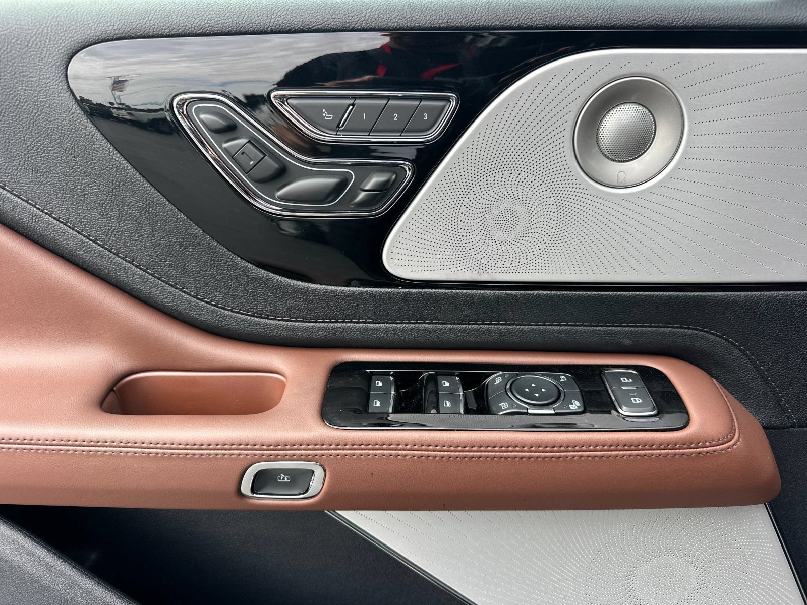 New 2026 Lincoln Aviator Reserve AWD/4WD image 10