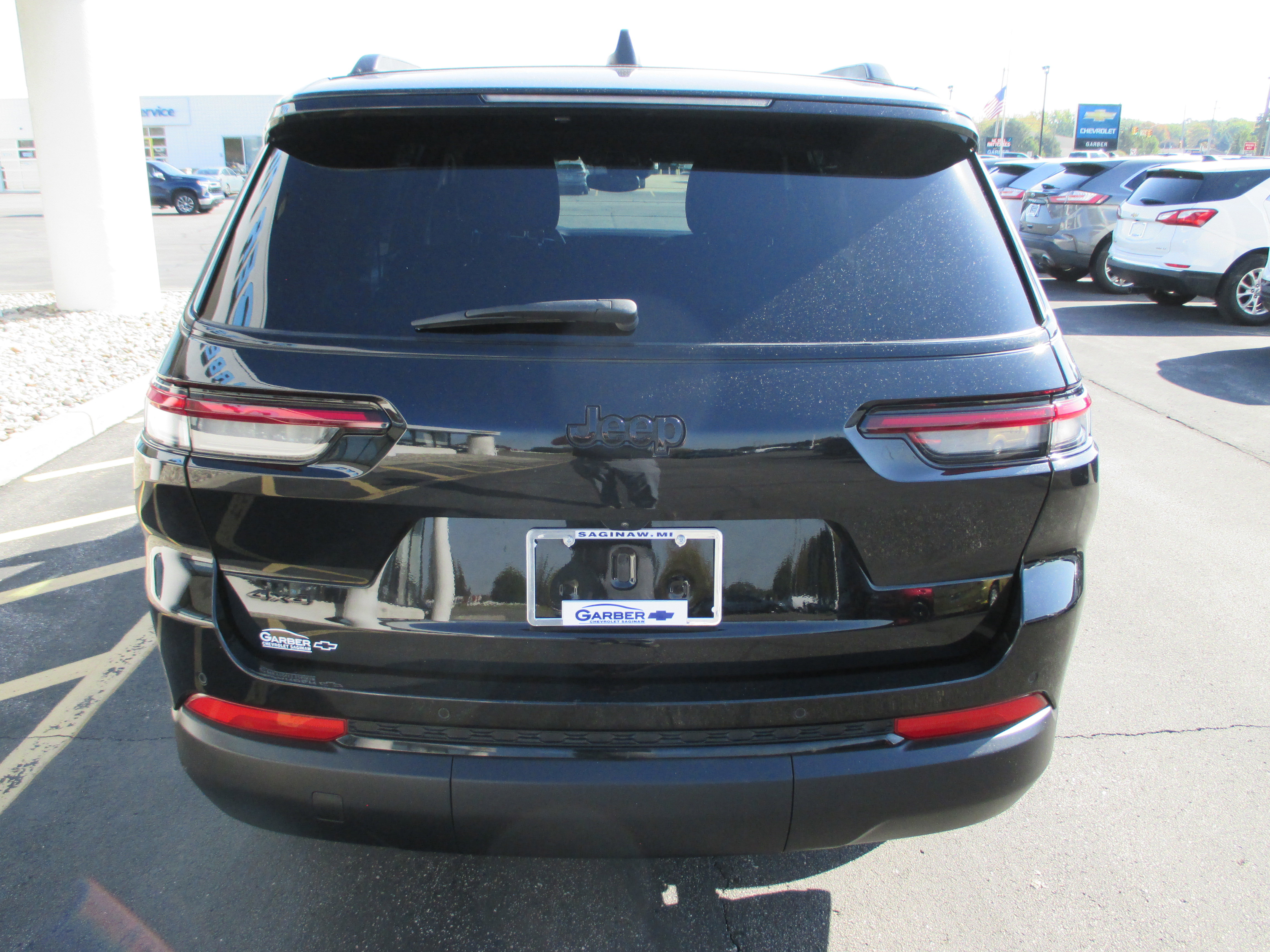Used 2024 Jeep Grand Cherokee L Laredo image 4
