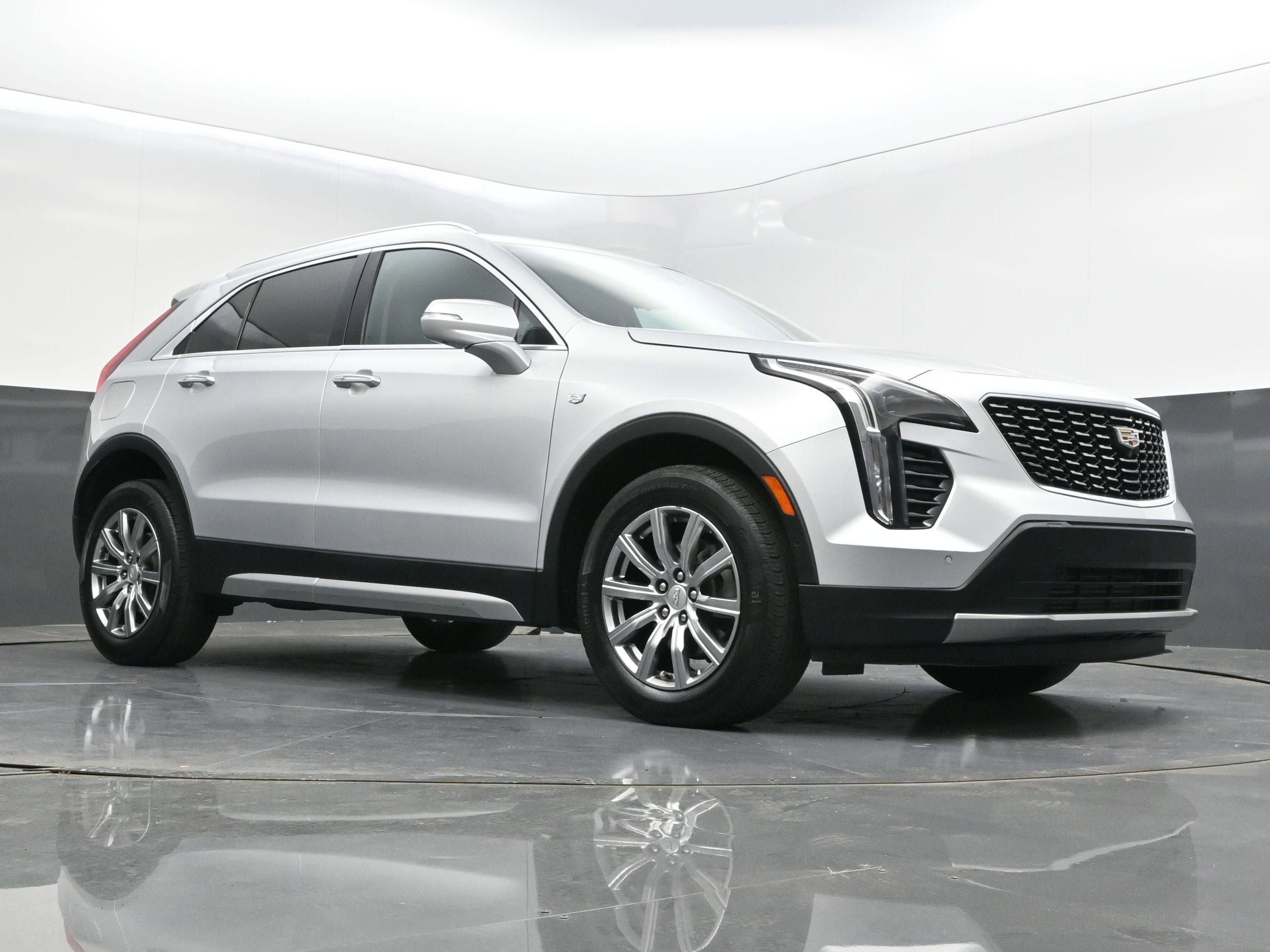 Used 2022 Cadillac XT4 Premium Luxury w/ Enhanced Visibility Package AWD/4WD image 35