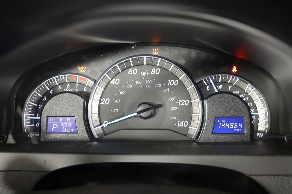 Used 2014 Toyota Camry SE FWD image 11