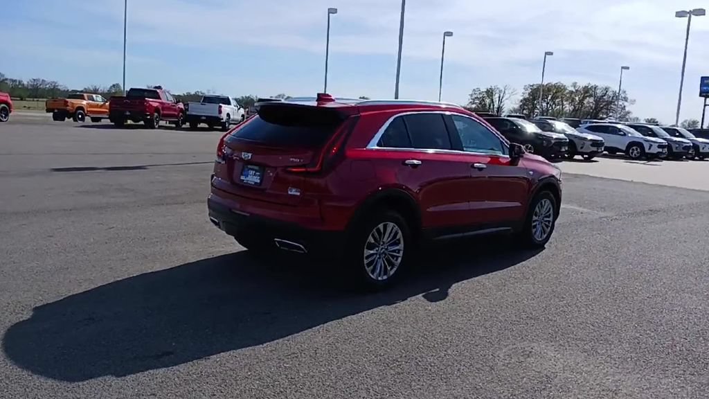Used 2024 Cadillac XT4 Premium Luxury AWD/4WD image 8