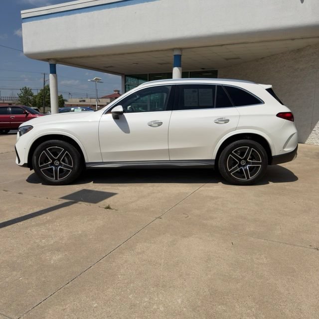 Used 2023 Mercedes-Benz GLC 300 4MATIC image 2