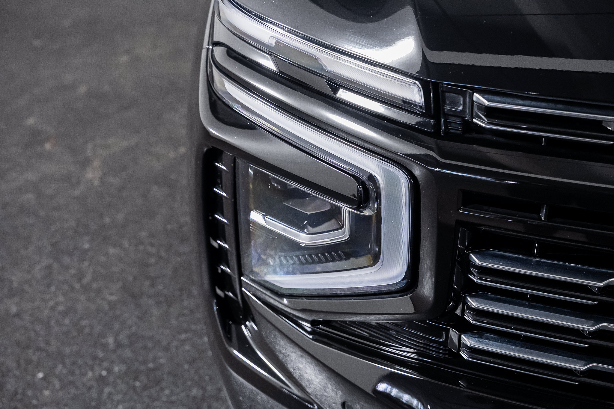 Used 2026 Chevrolet Suburban High Country AWD/4WD image 9