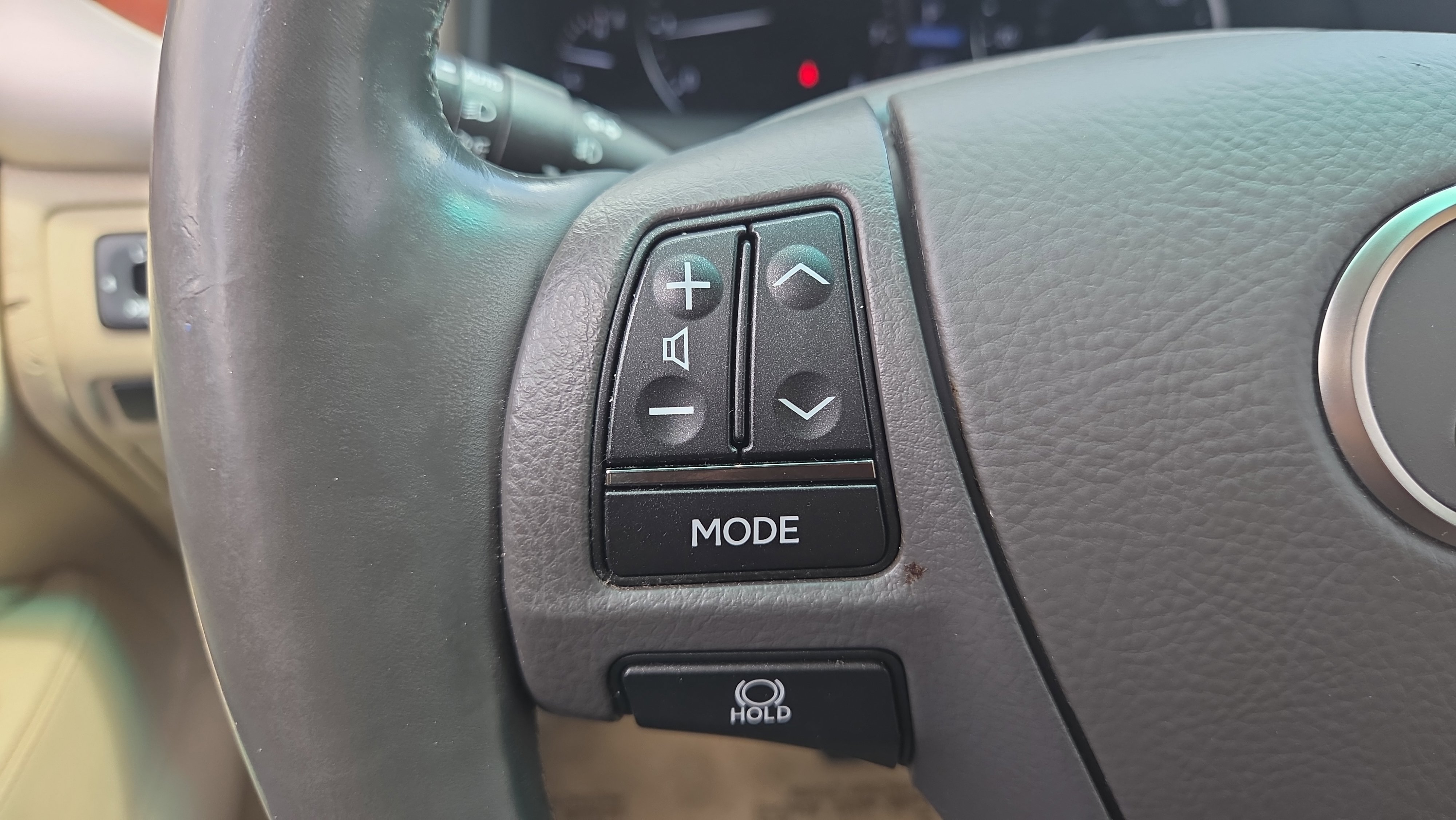 Used 2014 Lexus LS 460 AWD w/ Comfort Package image 26
