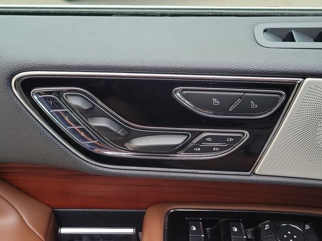 Certified 2022 Lincoln Navigator Reserve RWD image 17