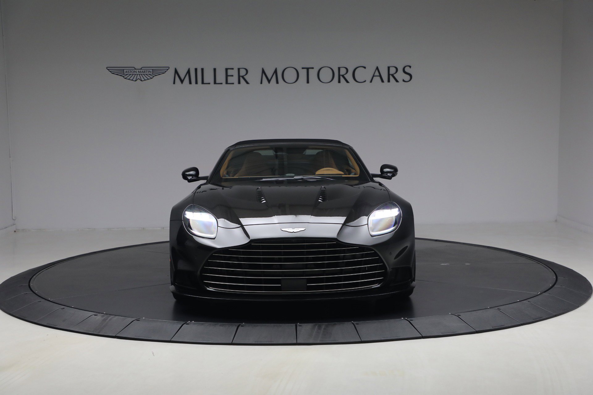 New 2026 Aston Martin Vanquish Volante image 24