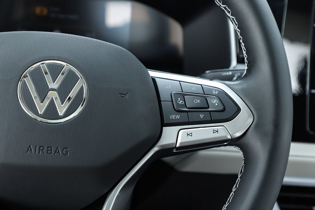 New 2026 Volkswagen Taos SE FWD image 59