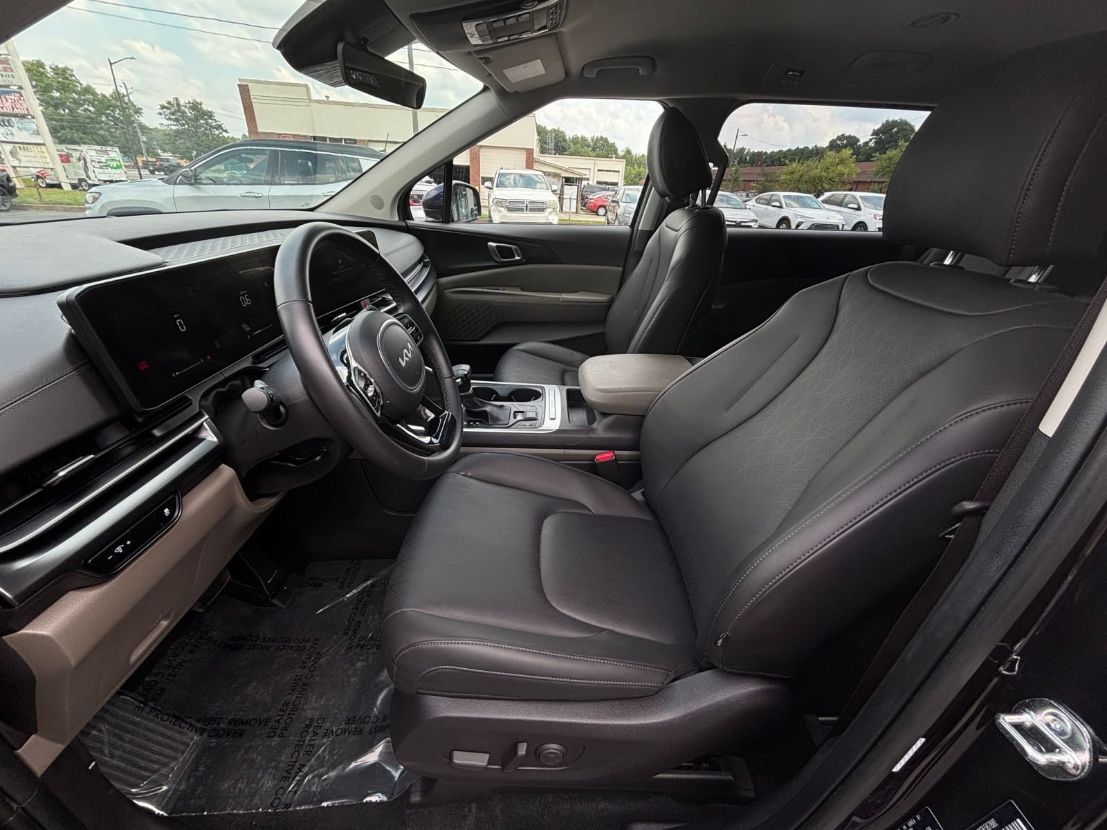 Used 2026 Kia Carnival FWD image 28