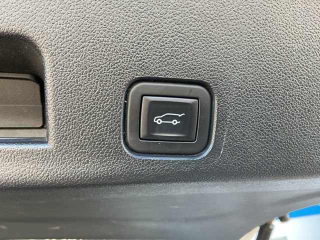 Used 2025 GMC Acadia Elevation image 23