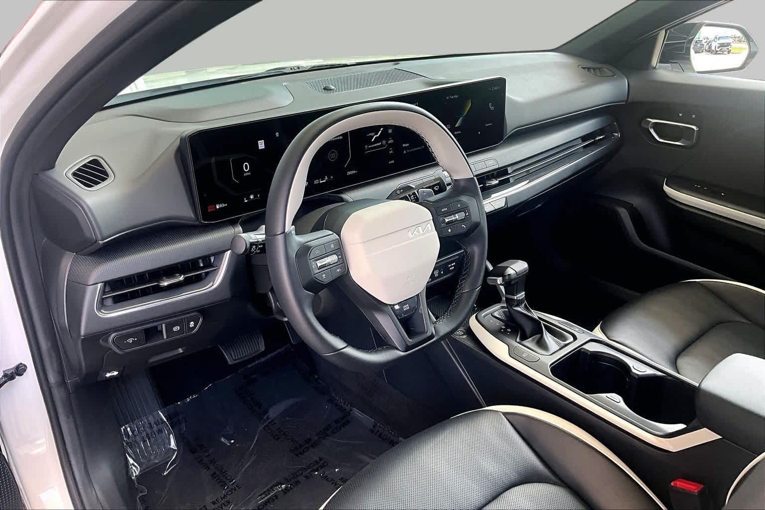 Used 2025 Kia K4 GT-Line w/ GT-Line Premium Package FWD image 16