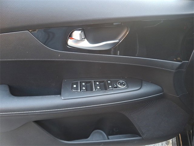 Certified 2023 Kia Forte GT-Line image 12