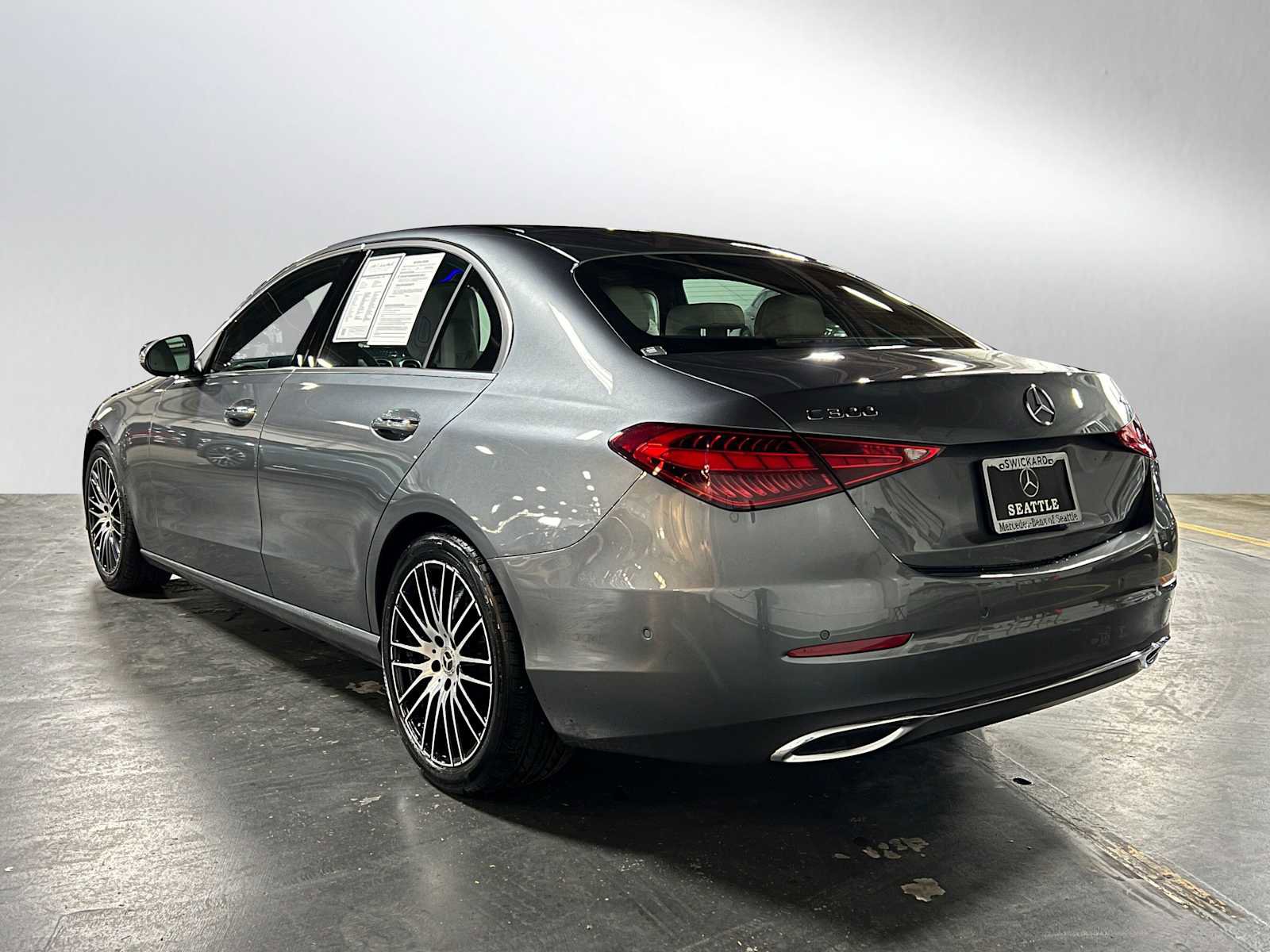 Used 2025 Mercedes-Benz C 300 4MATIC Sedan image 5