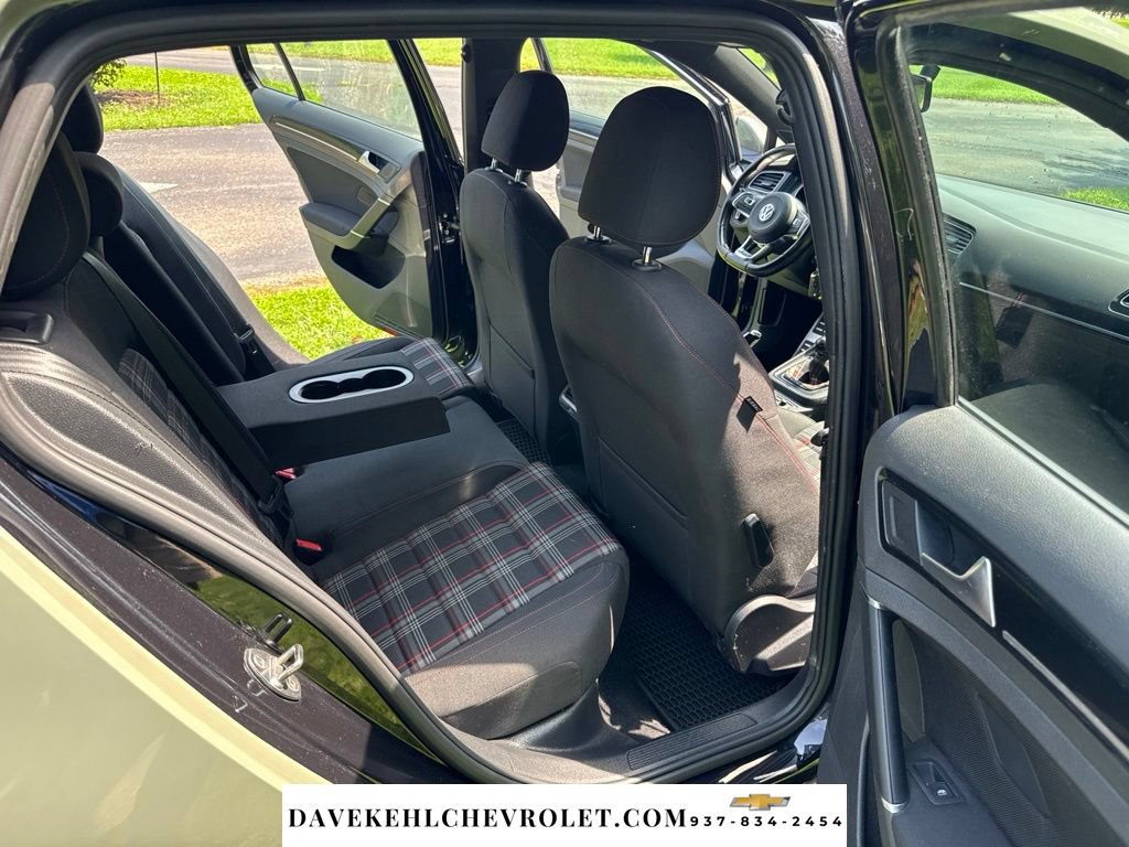 Used 2017 Volkswagen Golf 4-Door FWD image 25