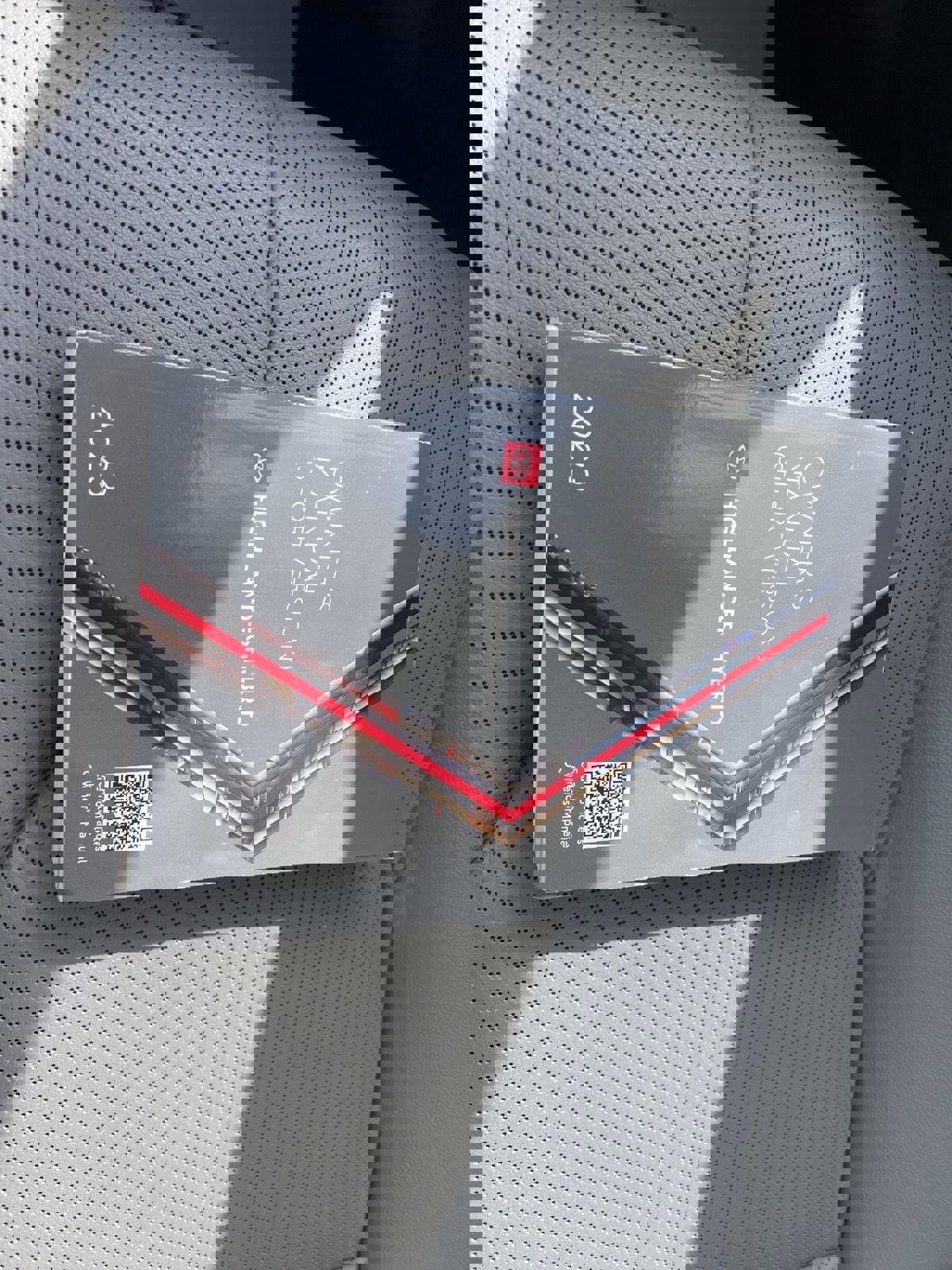 Used 2023 Toyota Highlander Limited image 24