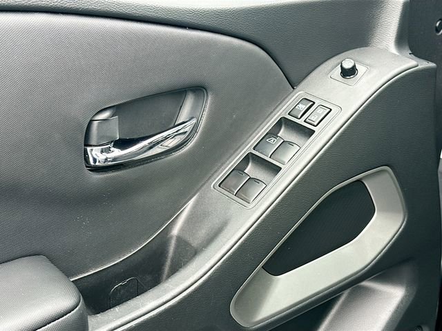 Used 2024 Nissan Frontier SV image 17