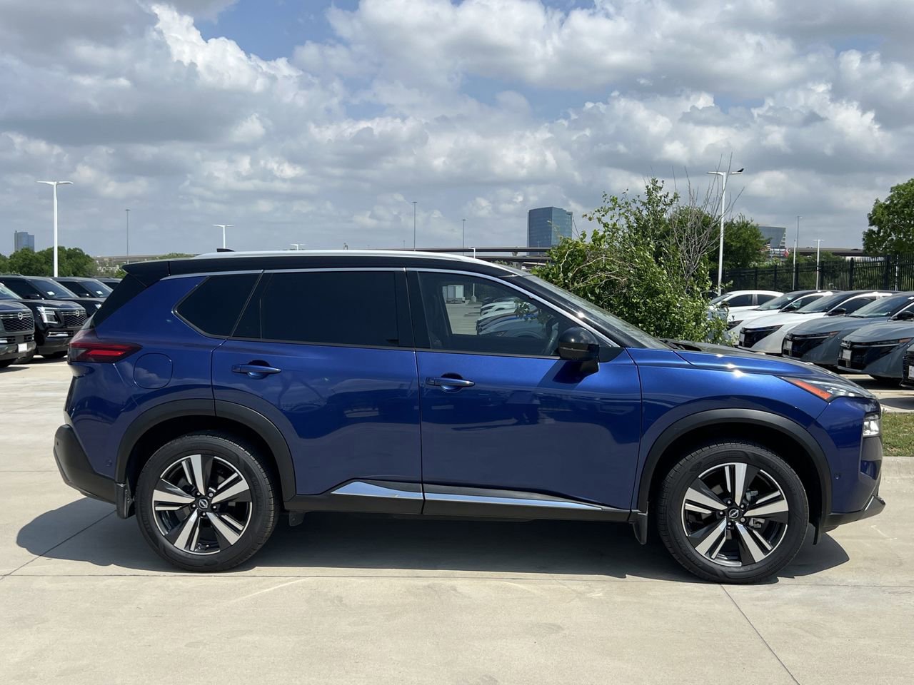 Certified 2023 Nissan Rogue SL w/ SL Premium Package image 3