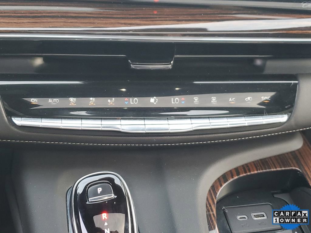 Used 2023 Cadillac Escalade Premium Luxury image 35
