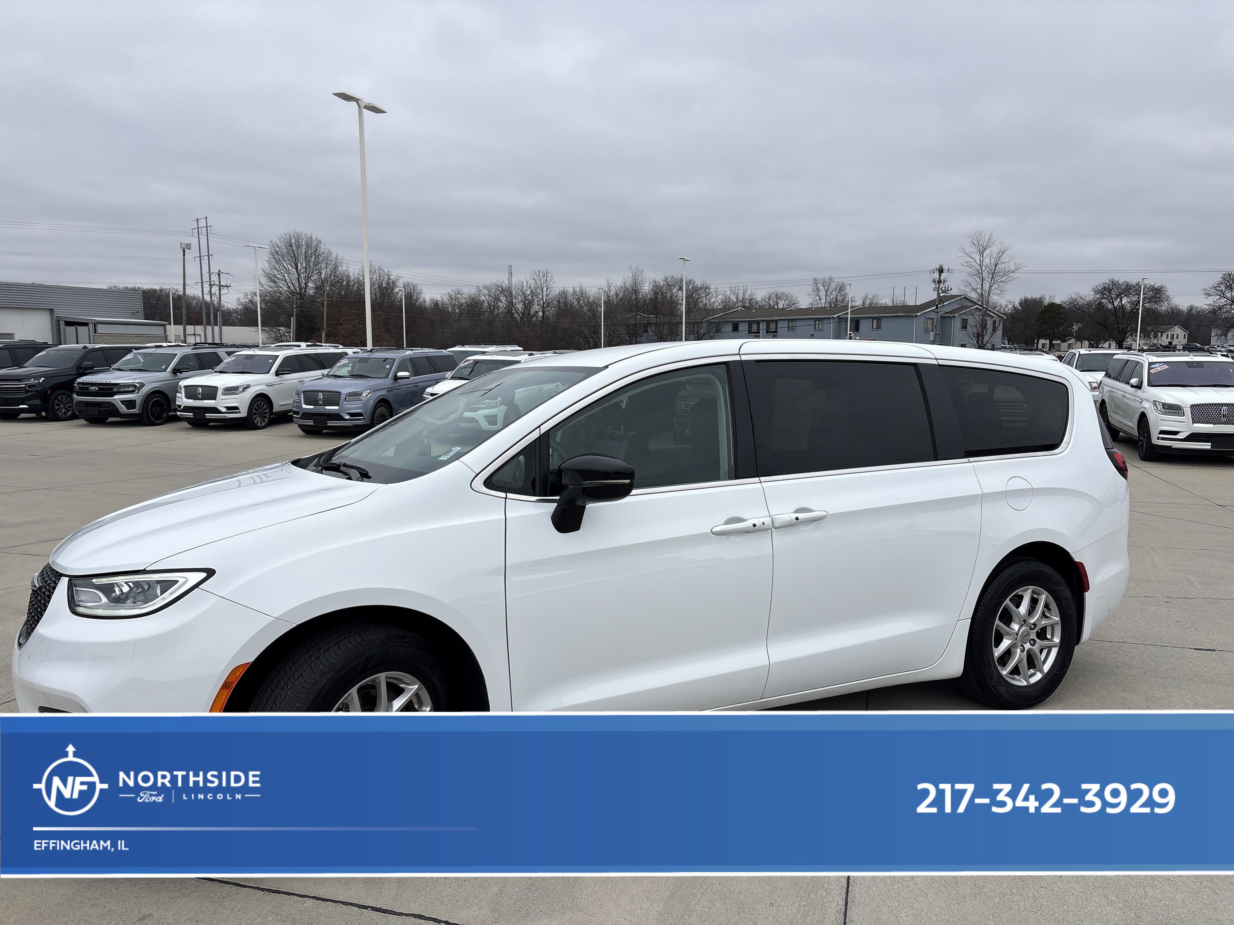 Used 2024 Chrysler Pacifica Touring-L