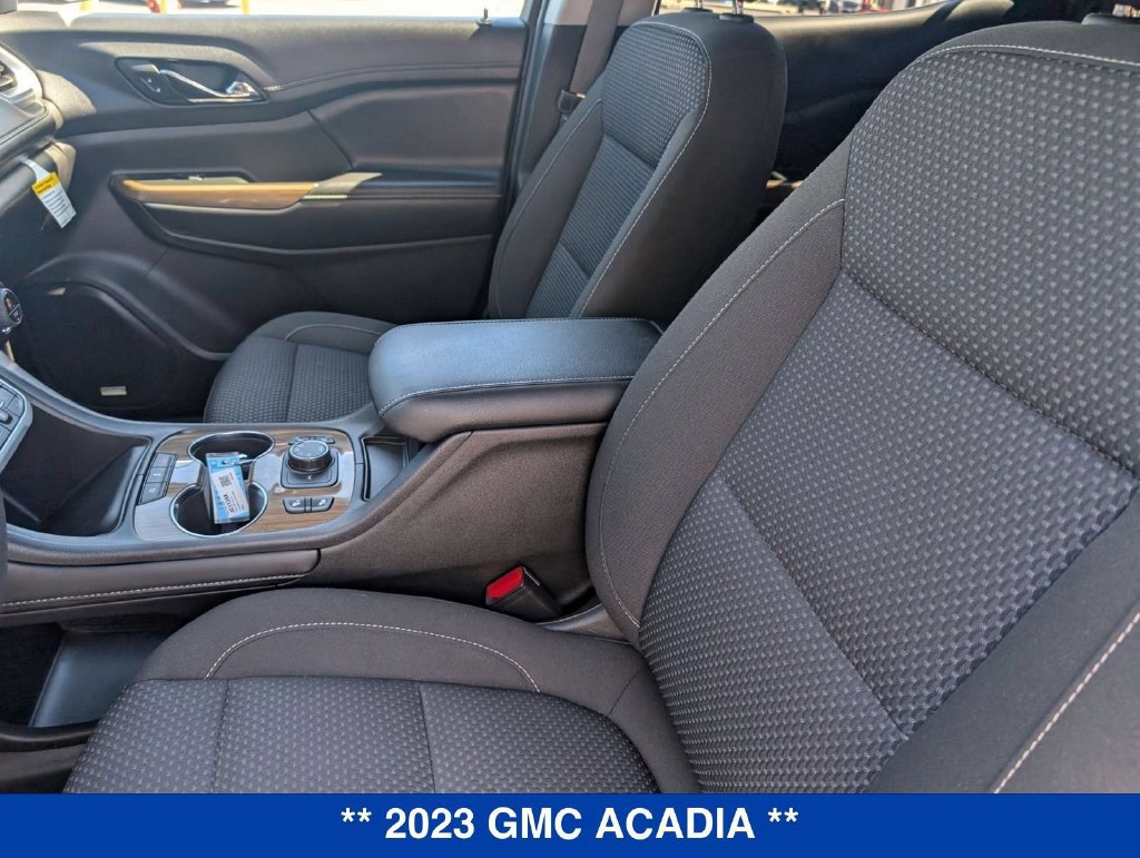 Used 2023 GMC Acadia SLE w/ Driver Convenience Package AWD/4WD image 13