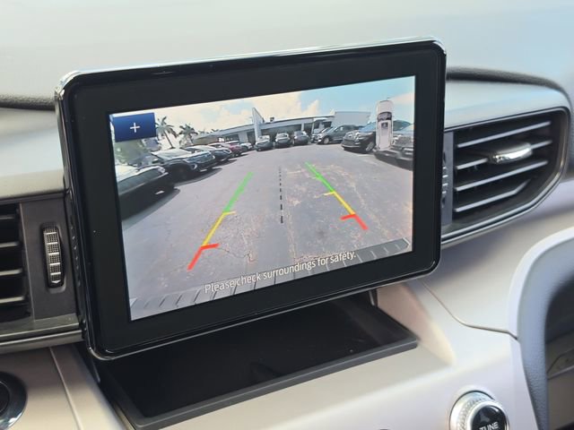 Used 2024 Ford Explorer XLT image 24