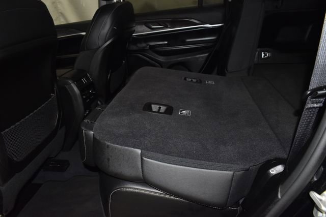 Used 2023 Jeep Grand Cherokee Limited image 32