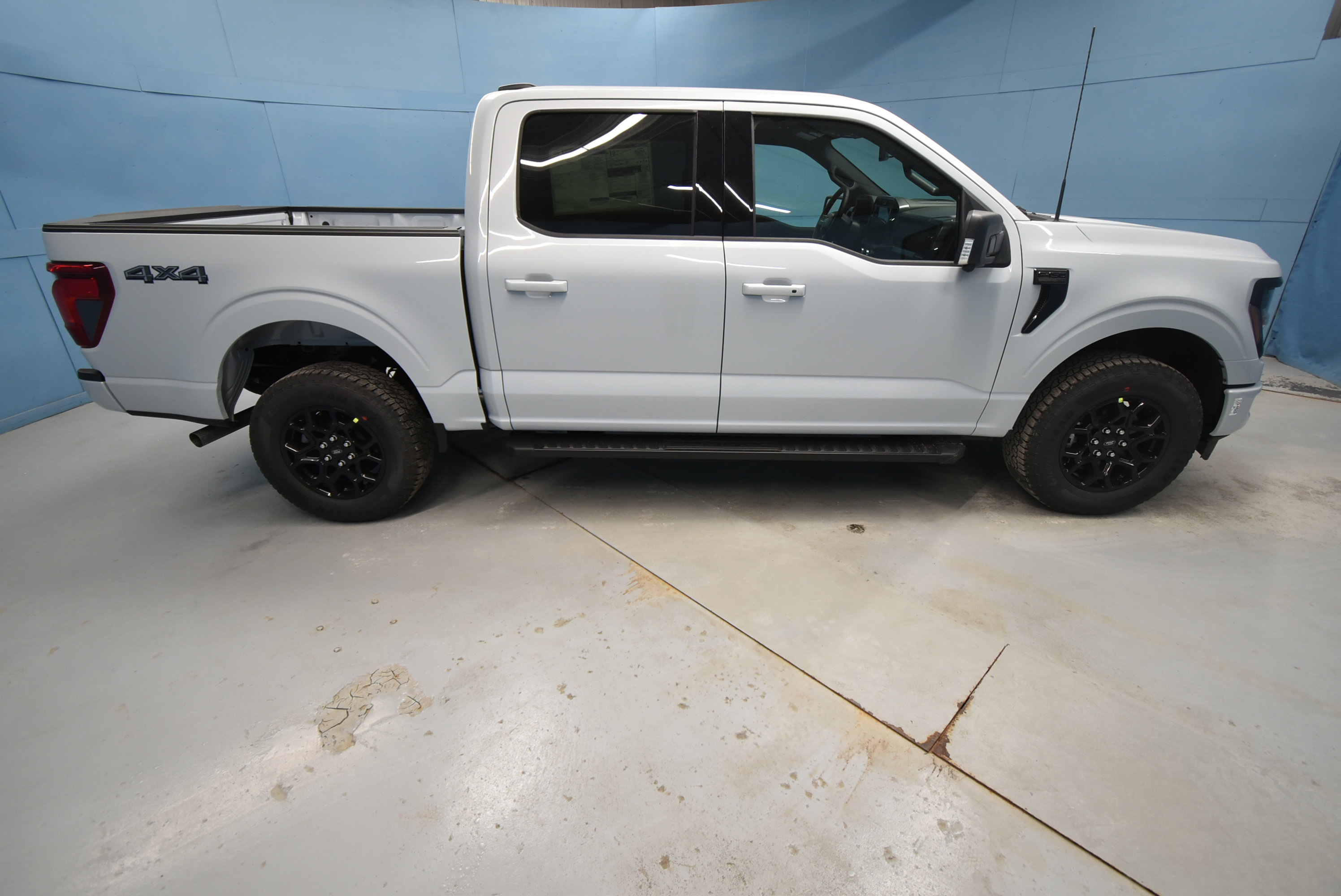 New 2025 Ford F150 XLT w/ Equipment Group 302A MID image 27