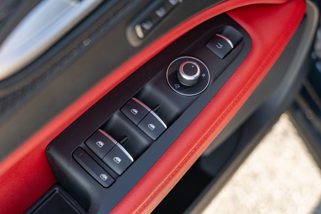 Used 2021 Alfa Romeo Stelvio Quadrifoglio image 14