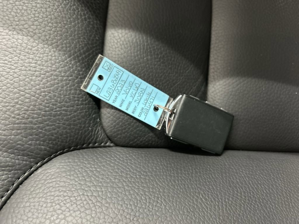 Used 2023 Volvo XC60 B5 Plus w/ Climate Package AWD/4WD image 12