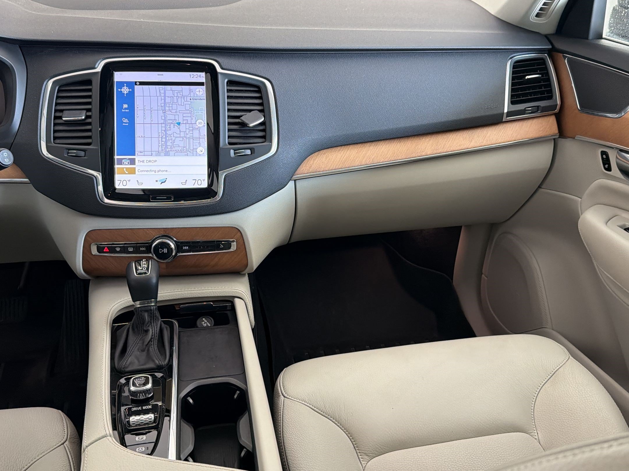 Used 2021 Volvo XC90 T6 Momentum AWD/4WD image 18