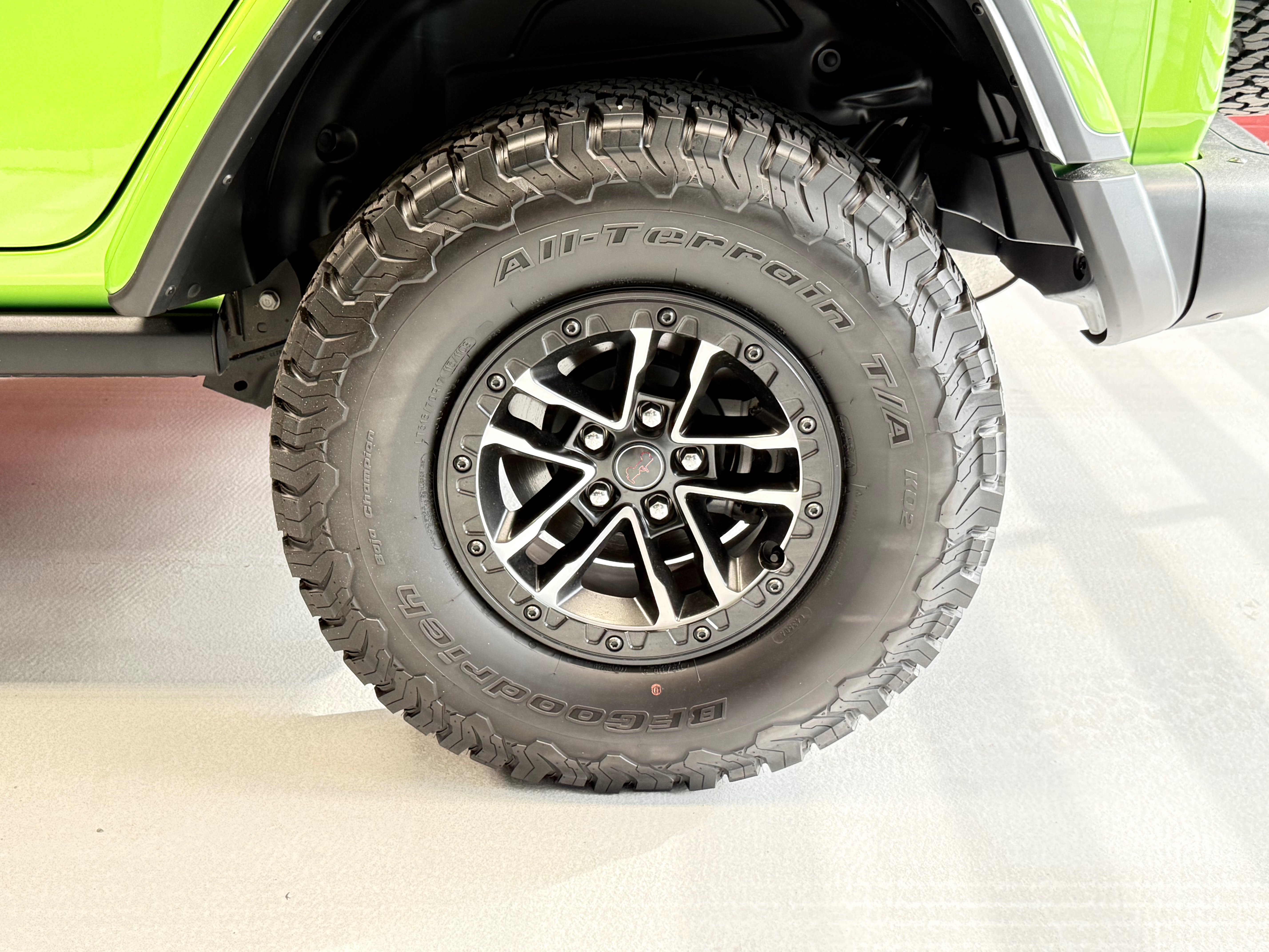 Certified 2025 Jeep Wrangler Unlimited Rubicon AWD/4WD image 5