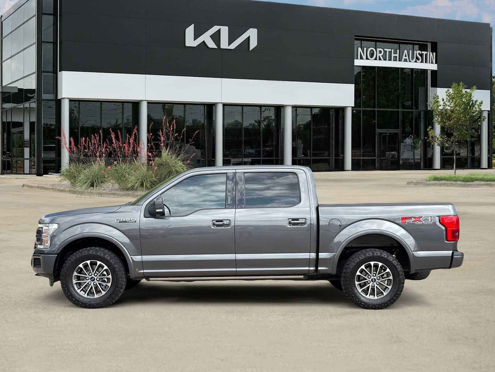 Used 2018 Ford F150 Lariat w/ Equipment Group 502A Luxury image 8