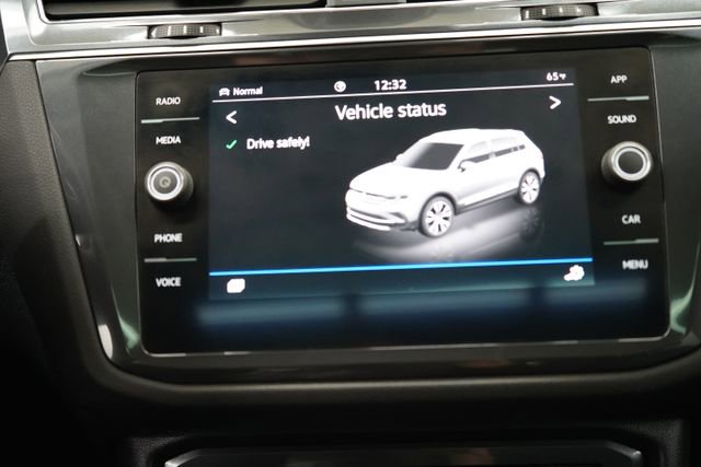 Used 2022 Volkswagen Tiguan SE w/ Panoramic Sunroof Package image 29