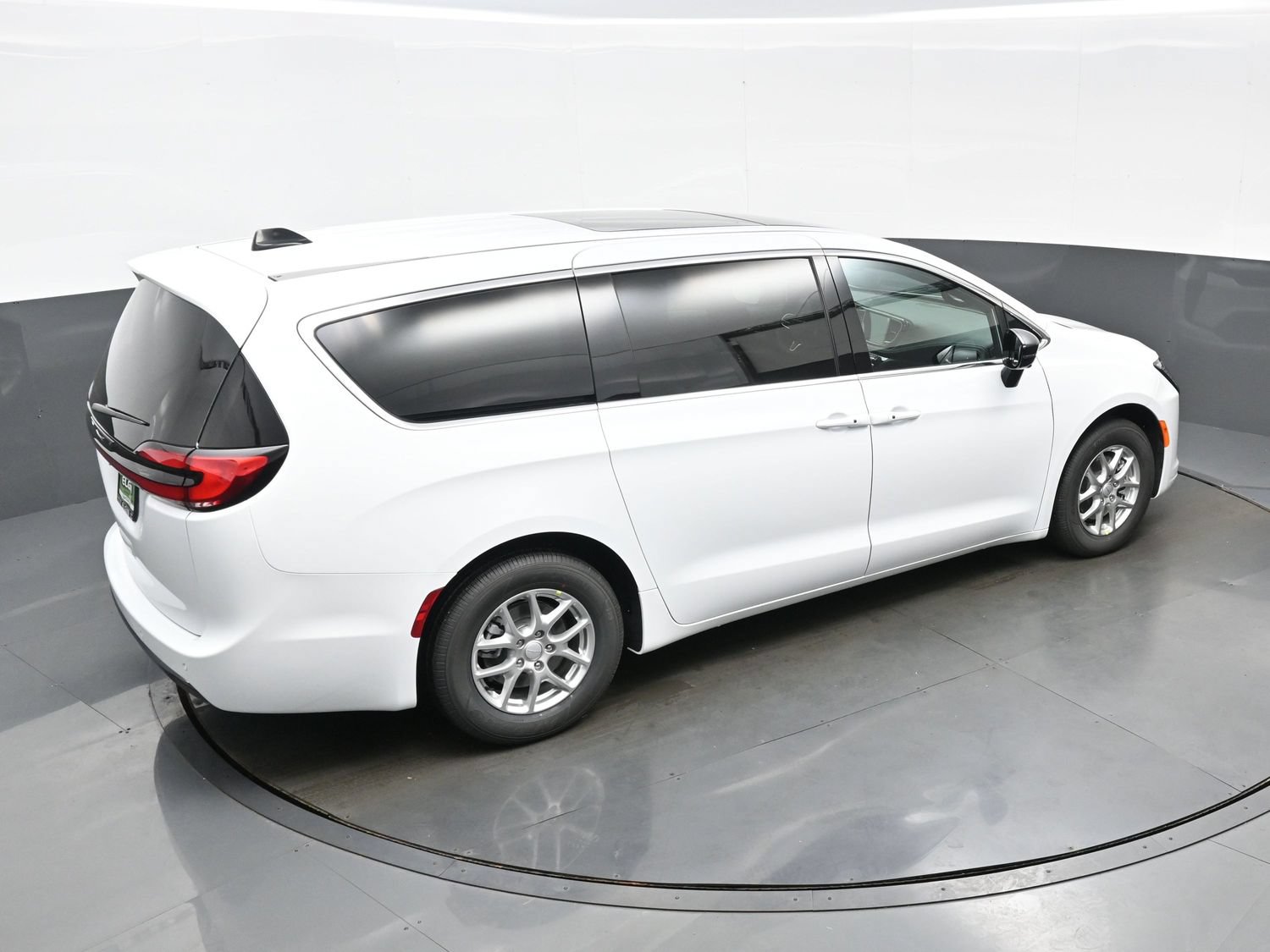 New 2027 Chrysler Pacifica Select w/ Family Tech Group FWD image 25