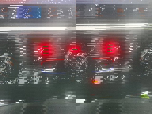 Used 2024 Jeep Grand Cherokee Limited image 12