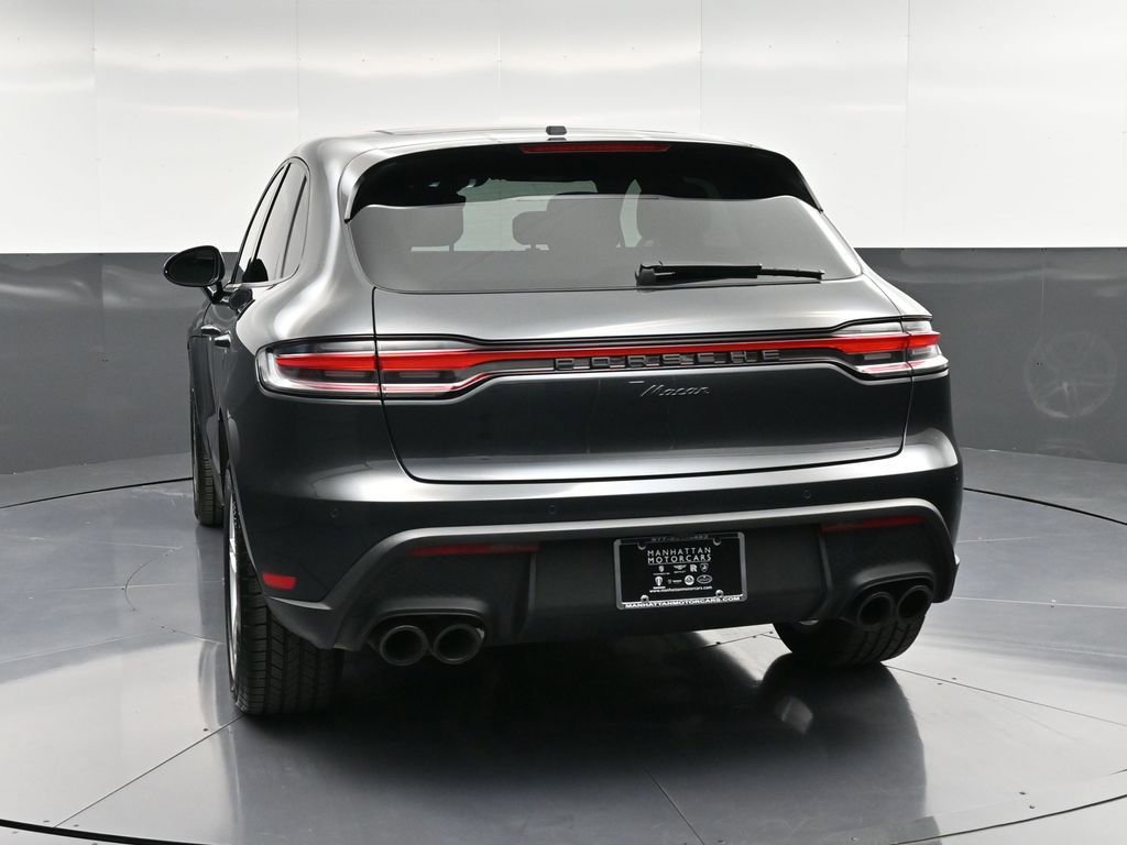Certified 2025 Porsche Macan image 7