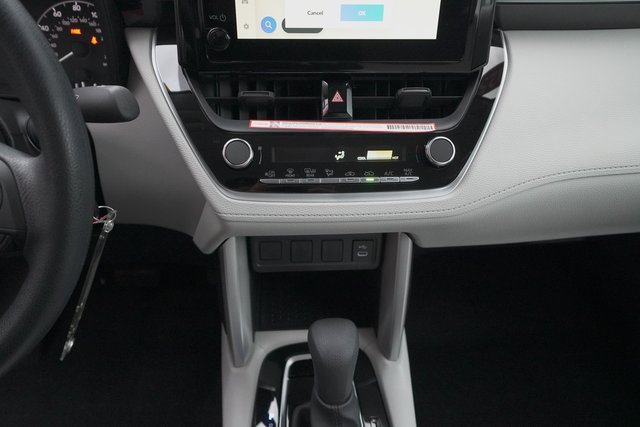 Certified 2025 Toyota Corolla Cross L image 32