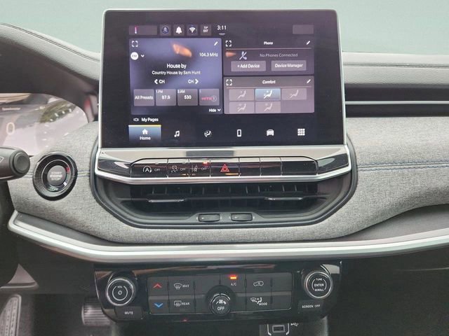 Used 2024 Jeep Compass Sport image 19