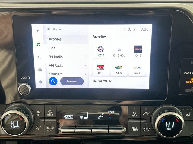 Used 2023 Toyota Highlander XLE AWD/4WD image 12