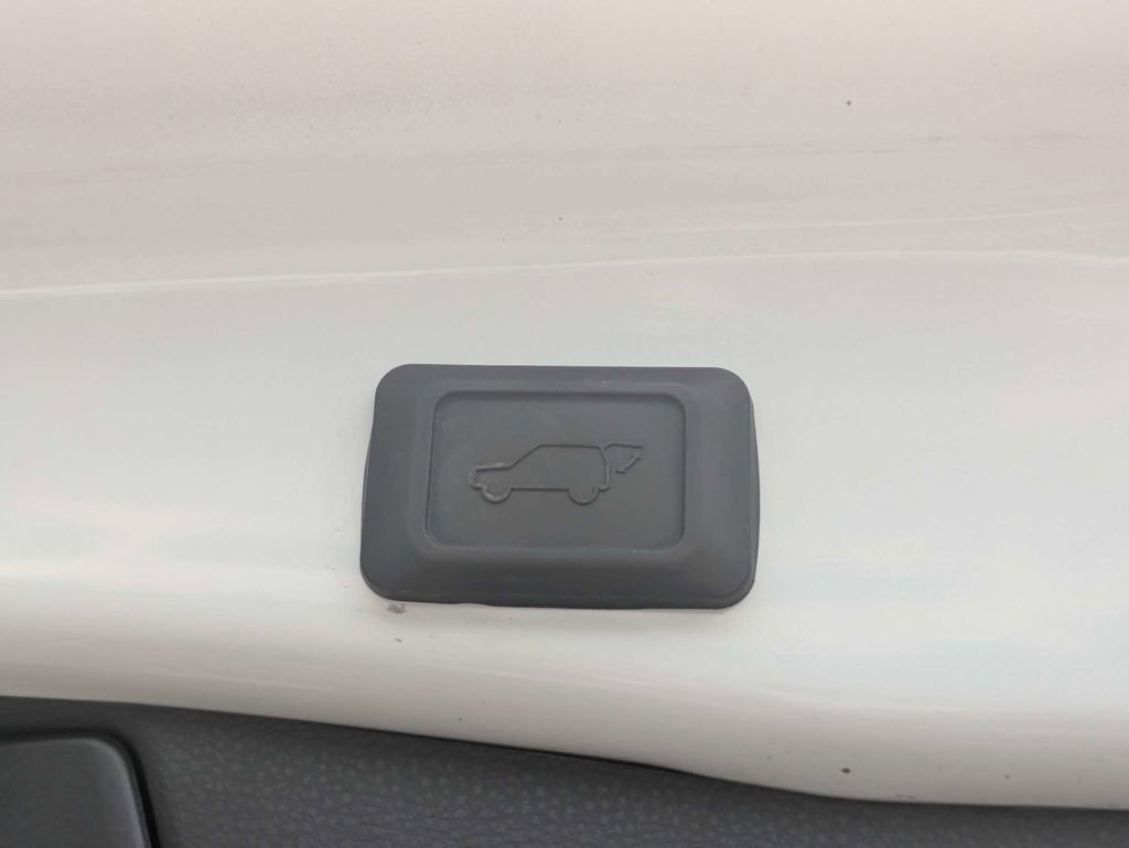 Used 2023 Toyota RAV4 XLE w/ Convenience Package FWD image 14