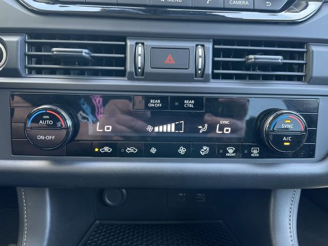 Used 2024 Nissan Pathfinder S AWD/4WD image 18