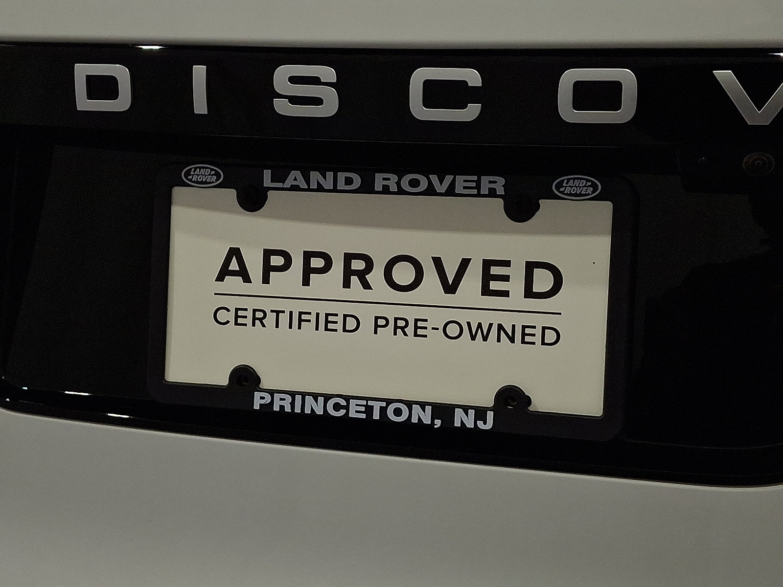 Certified 2025 Land Rover Discovery S image 30