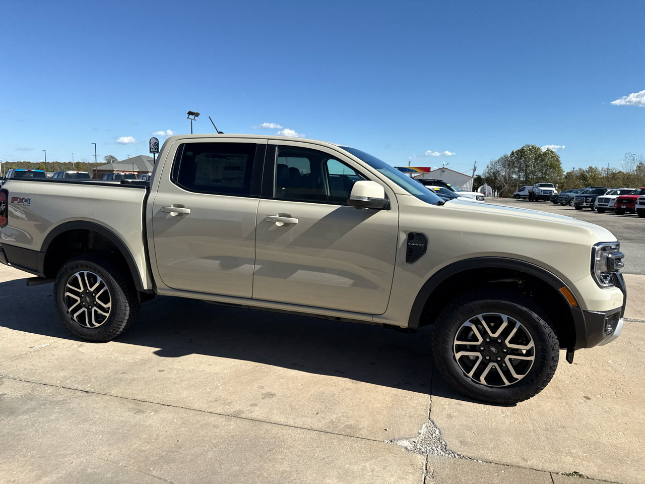 New 2025 Ford Ranger Lariat w/ FX4 Off-Road Package image 4