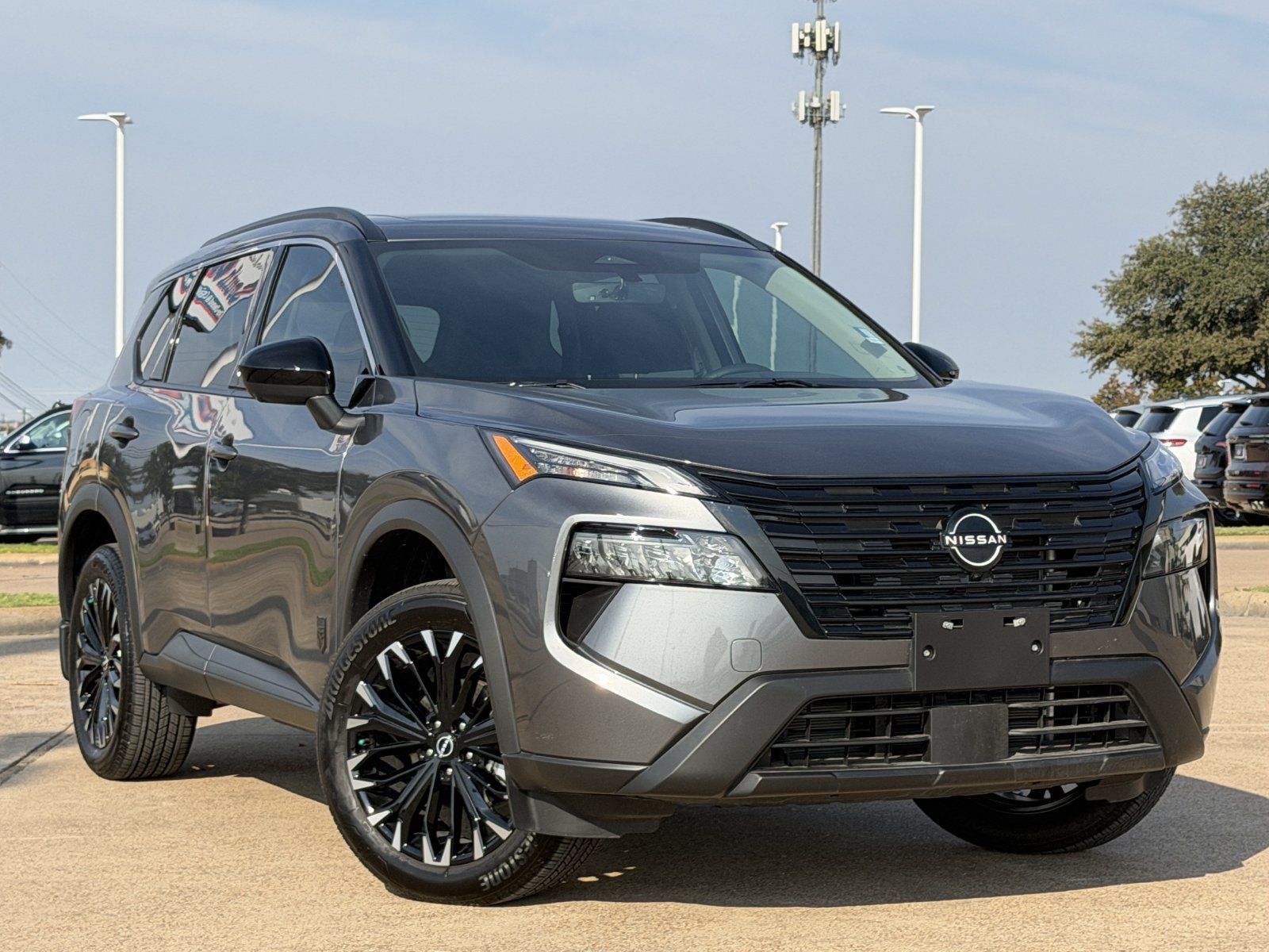 Used 2026 Nissan Rogue Dark Armor FWD image 2