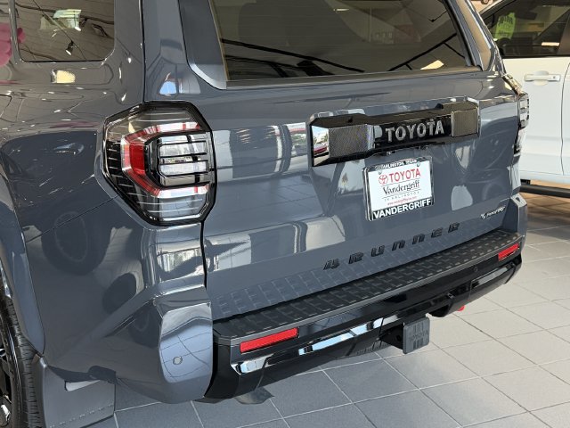 New 2026 Toyota 4Runner Platinum AWD/4WD image 4