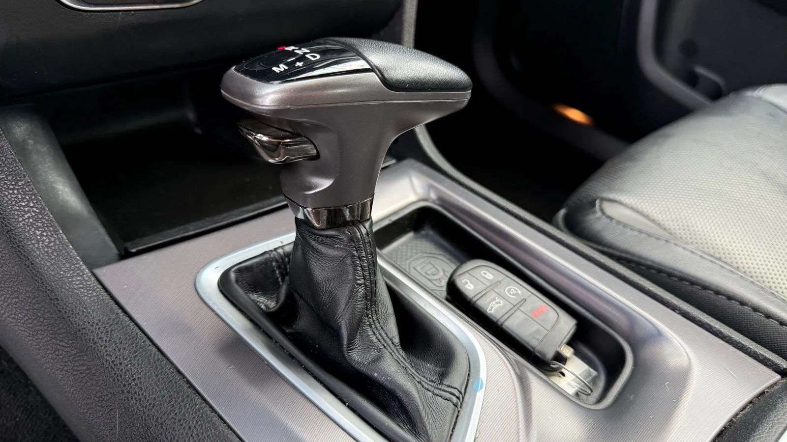 Used 2020 Dodge Charger SXT w/ Leather Interior Group RWD image 32