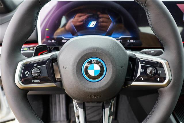 New 2026 BMW i5 eDrive40 image 14