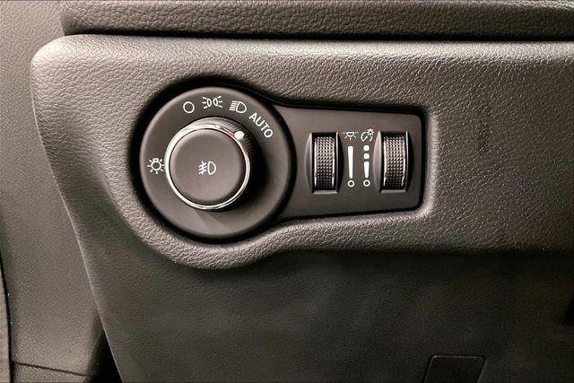 Used 2022 Chrysler Pacifica Pinnacle FWD image 40