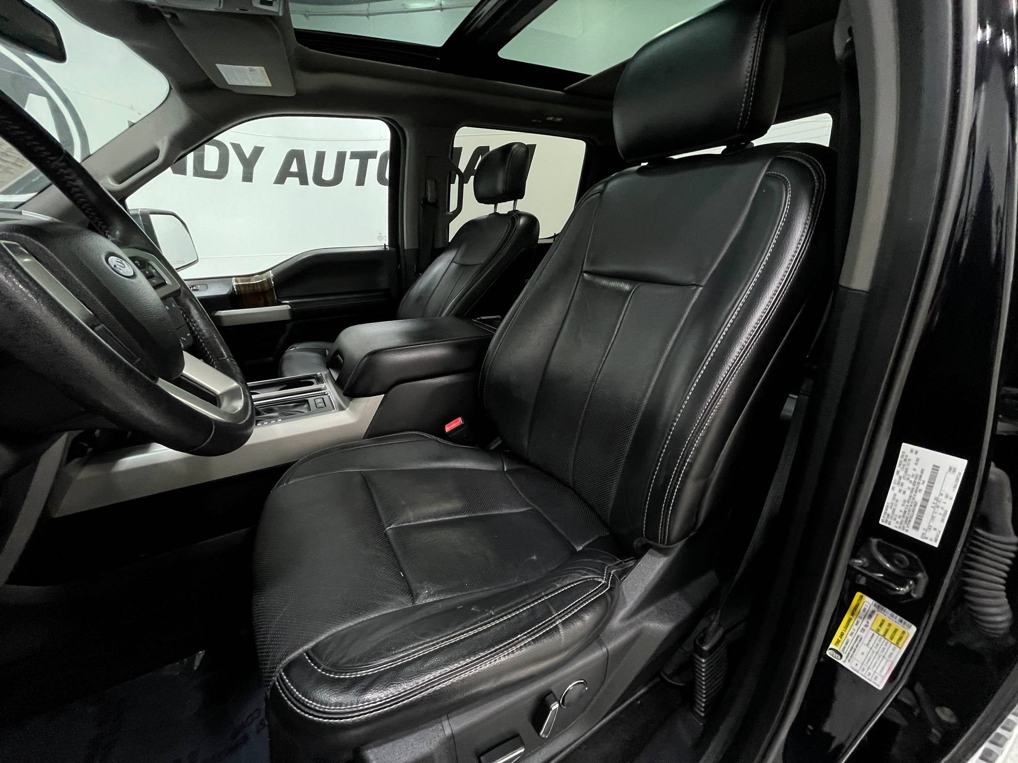 Used 2018 Ford F150 Lariat w/ Equipment Group 502A Luxury AWD/4WD image 14