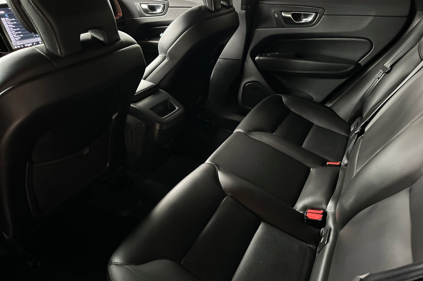 Used 2024 Volvo XC60 B5 Core image 14