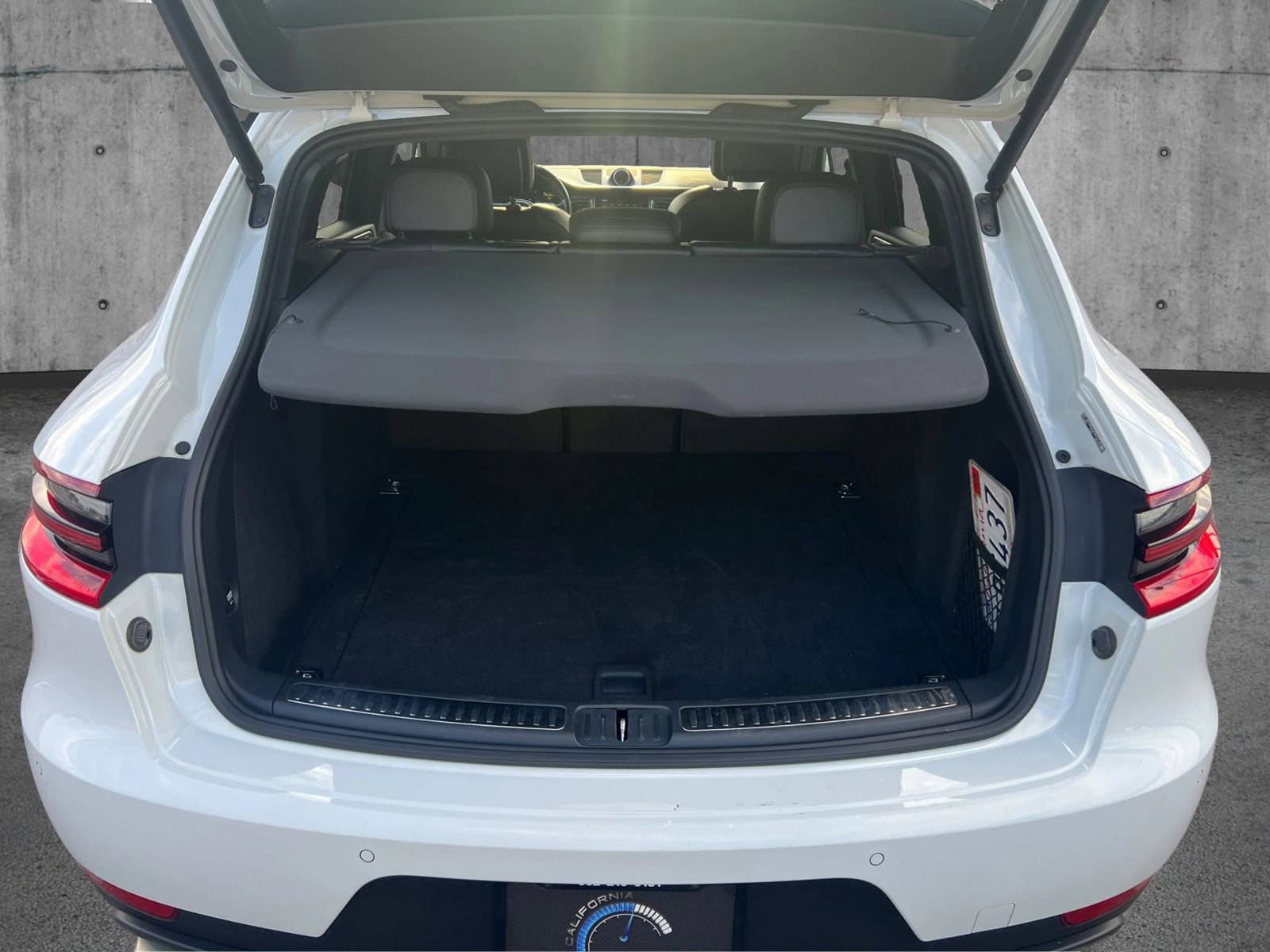 Used 2018 Porsche Macan Sport Edition AWD/4WD image 13